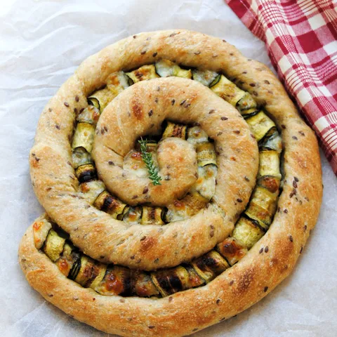 Focaccia s mlaćenicom i lanenim sjemenkama