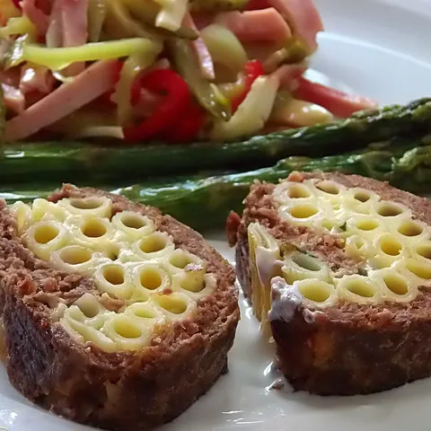 Makarnalı Rulo Köfte by Cahide Sultan
