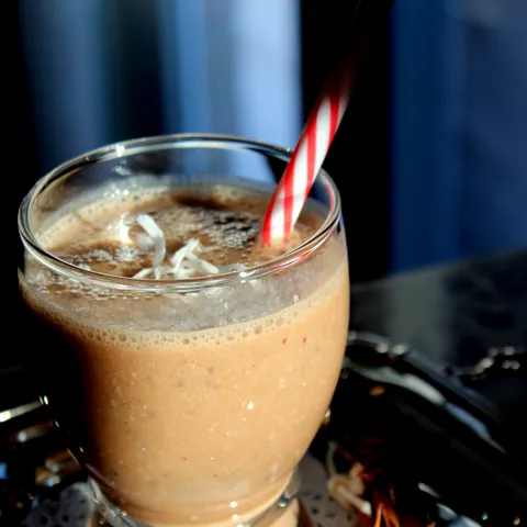 Shake sa rogačem i chia semenkama
