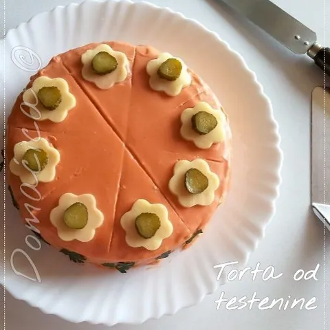 Torta od testenine i mlevenog mesa