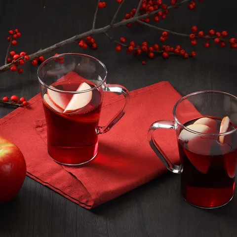 Mirisno kuhano vino s jabukom