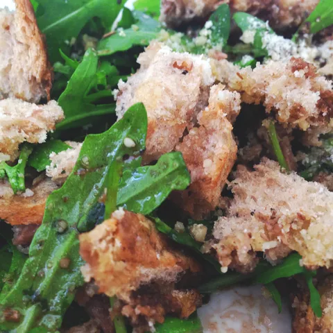 Salata sa rukolom i tunjevinom