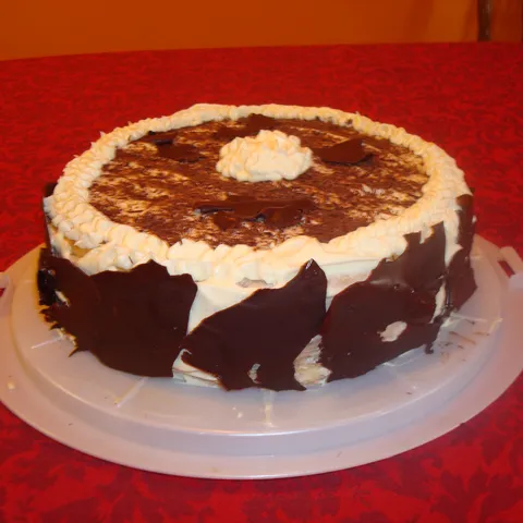 Nepecena torta sa bijelom i mlijecnom cokoladom