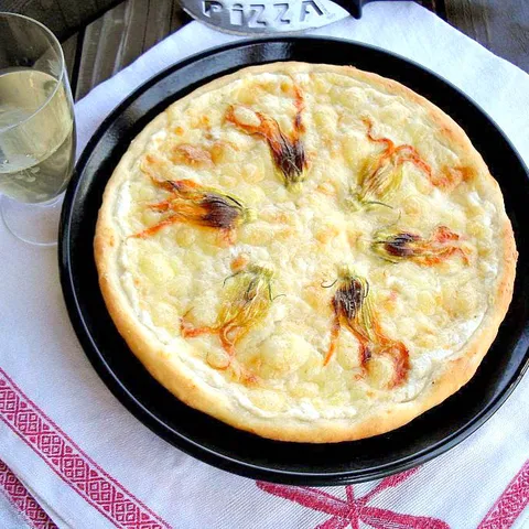 Pizza bianca - bela pica