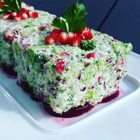 Brokoli tatar s narom i cveklom