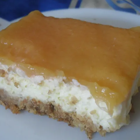 Cheesecake s preljevom od breskve