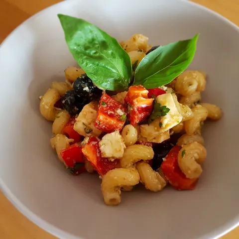 Mediteranska pasta salata na moj nacin