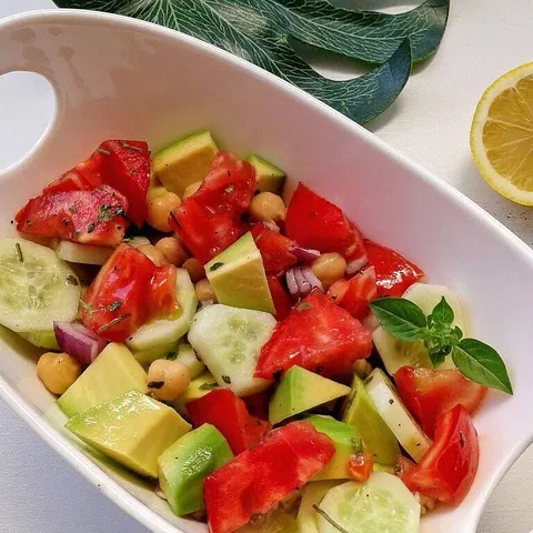 Avokado slanutak salata by djegi