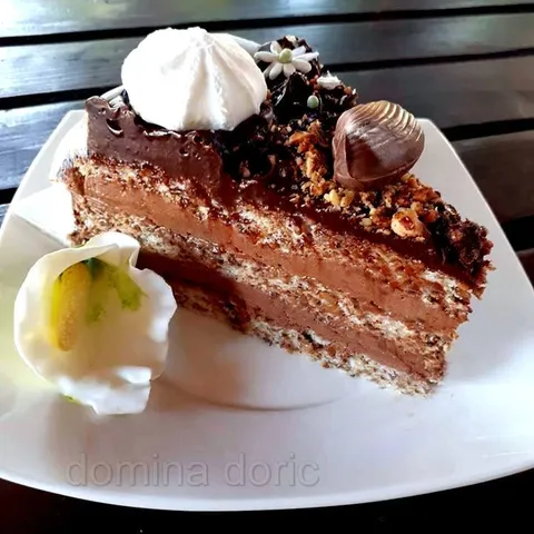 Torta za prijateljicu