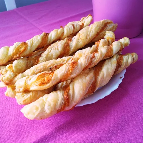 Lisnati štapići sa crvenom paprikom