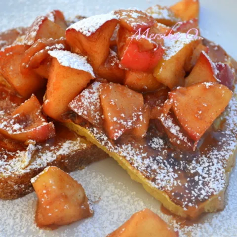 French Toast sa Sosom od Jabuka