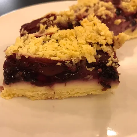 Kolač sa šljivama i puding kremom *Gluten free