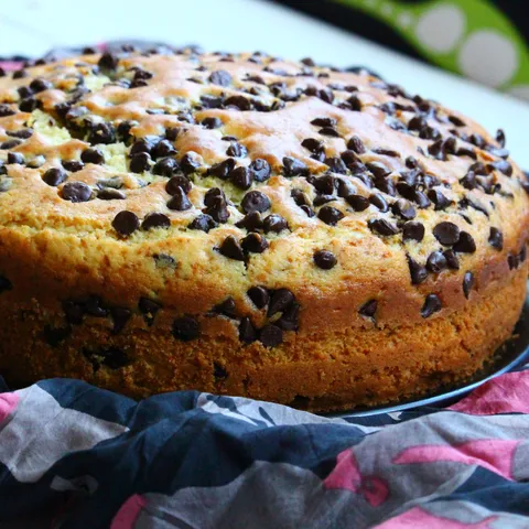 Torta sa cokoladnim kapljicama