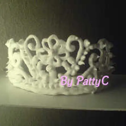Tiara- made Royal Icing –  Wilton Recept