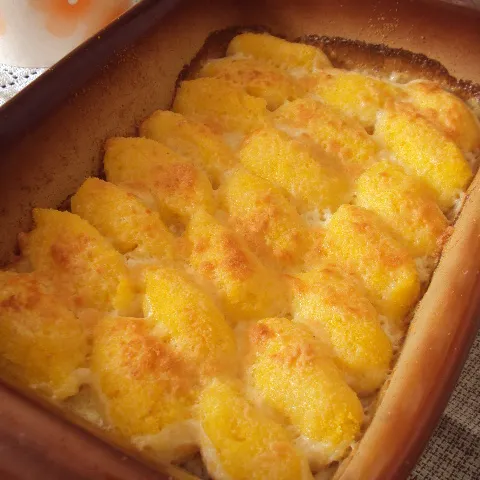 Njoki od palente sa vrhnjem i parmezanom
