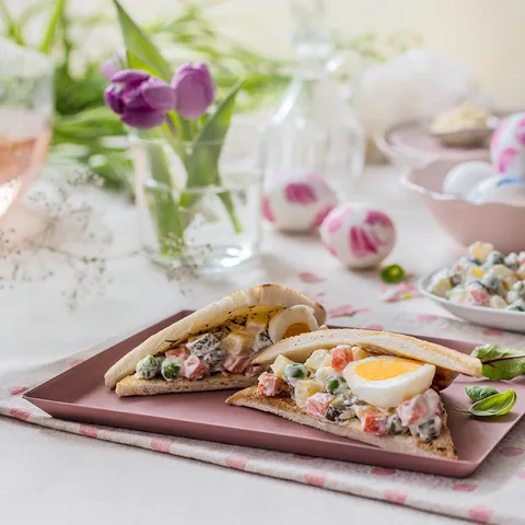 Francuska salata u sendviču