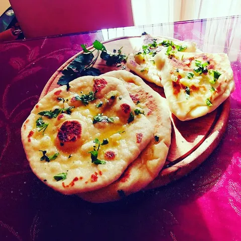 Kruh iz tave (prazan i punjen)