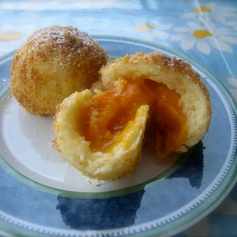 Okruglice sa marelicama (marillenknödel)