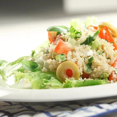 Salata s quinoom