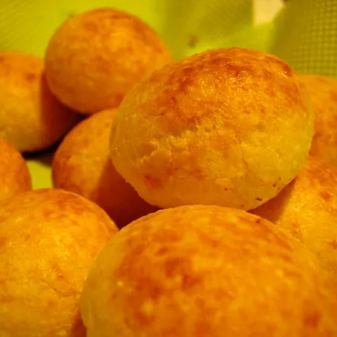 Pão de queijo (Hljeb od sira)