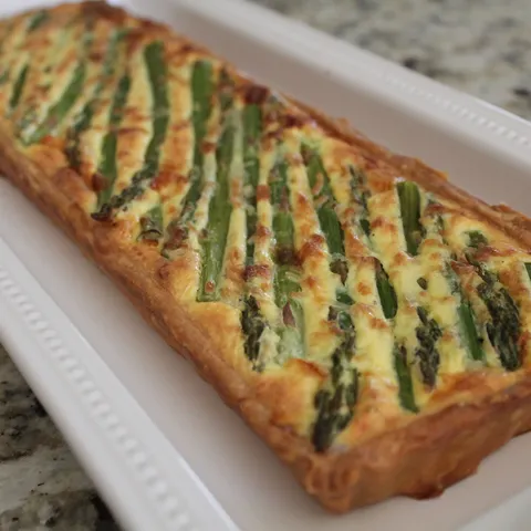 Tart sa sparogama i sirom