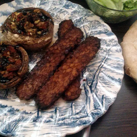 Pečeni tempeh s punjenim portobello šampinjonima /vegan/