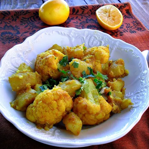 Aloo Gobi - krompir i karfiol na indijski način