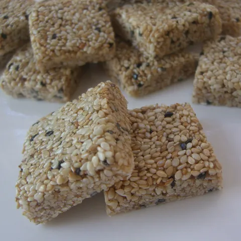 Pasteli (Sesame Candy)