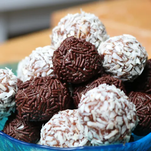 Najkremastije čokoladne kuglice - samo 3 sastojka (Brigadeiro-brazilski hit recept)