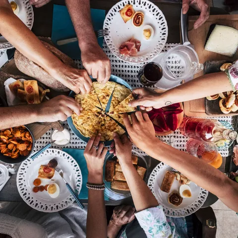 Najnoviji trend - social dining - jer svi vole jesti u društvu