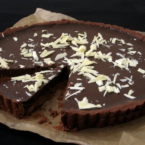Čokoladni tart sa espresso ganache kremom