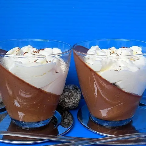Panna cotta sa kavom i čokoladom