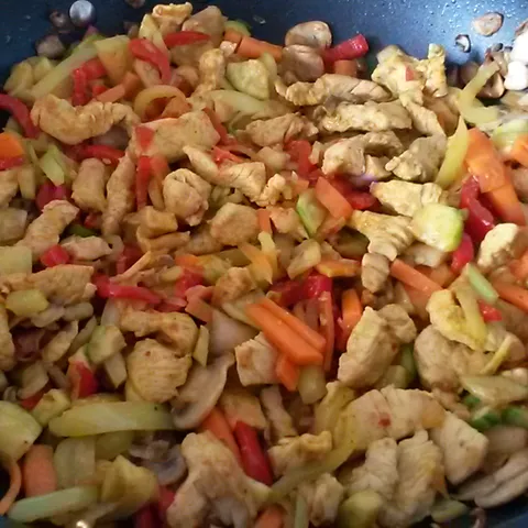 wok piletina s povrćem