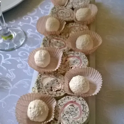 mak rolati i kuglice od sira