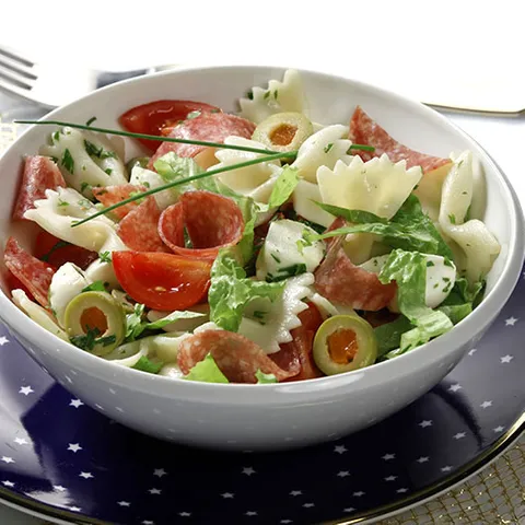 Salata sa zimskom kobasicom