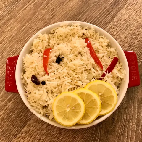 Saudijska riža sa začinima (Arapska bijela riža)