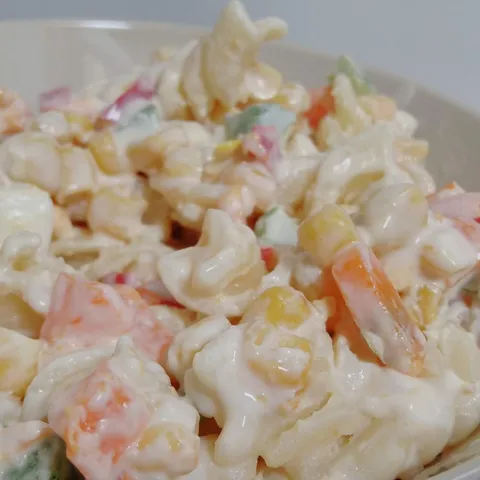 Salata sa tjesteninom