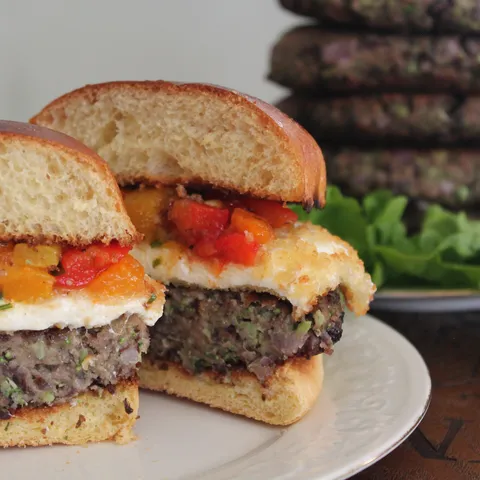 Vegetarijanski burgeri od gljiva sa pohanom mozzarellom