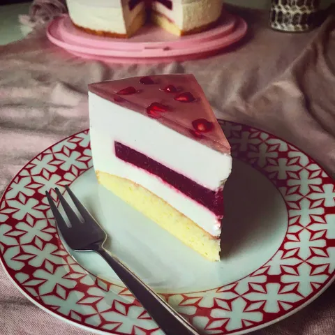 Jogurt torta od nara i malina