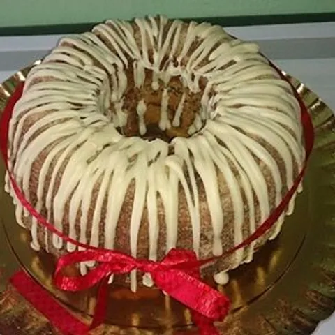 Kuglof s maslacem i bijelom cokoladom :)