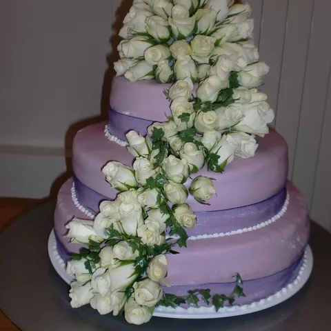 Torta sa 99 ruza :)