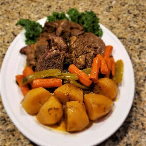 Slow cooker roast beef