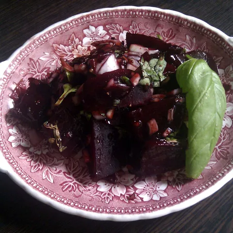Salata od cikle /vegan/