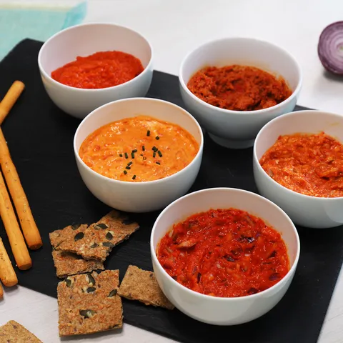 Party dip s ajvarom