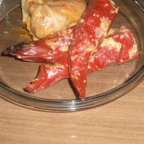 Posne punjene suve paprike i sarma