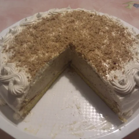 Karamel torta sa lešnicima