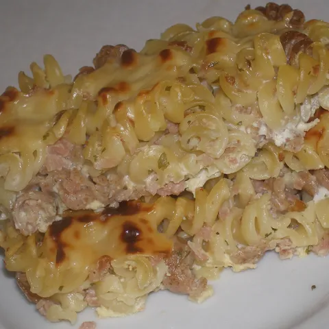 Zapecena pasta s sunkom i rolanom pleckom