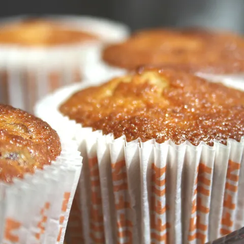 Muffini s bademima, narančom i brusnicama