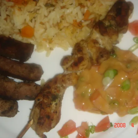 Pileci raznjici sa Dutch West Indian Peanut sos