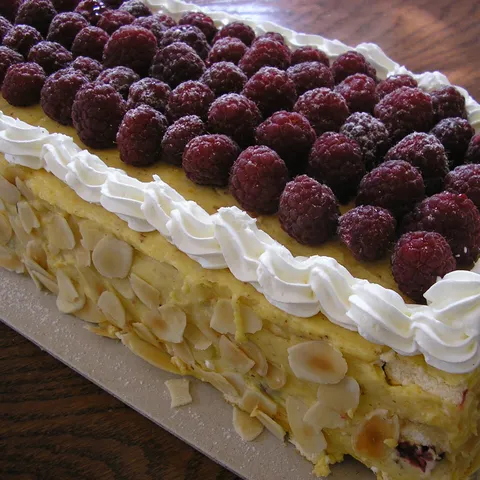 Torta sa malinama